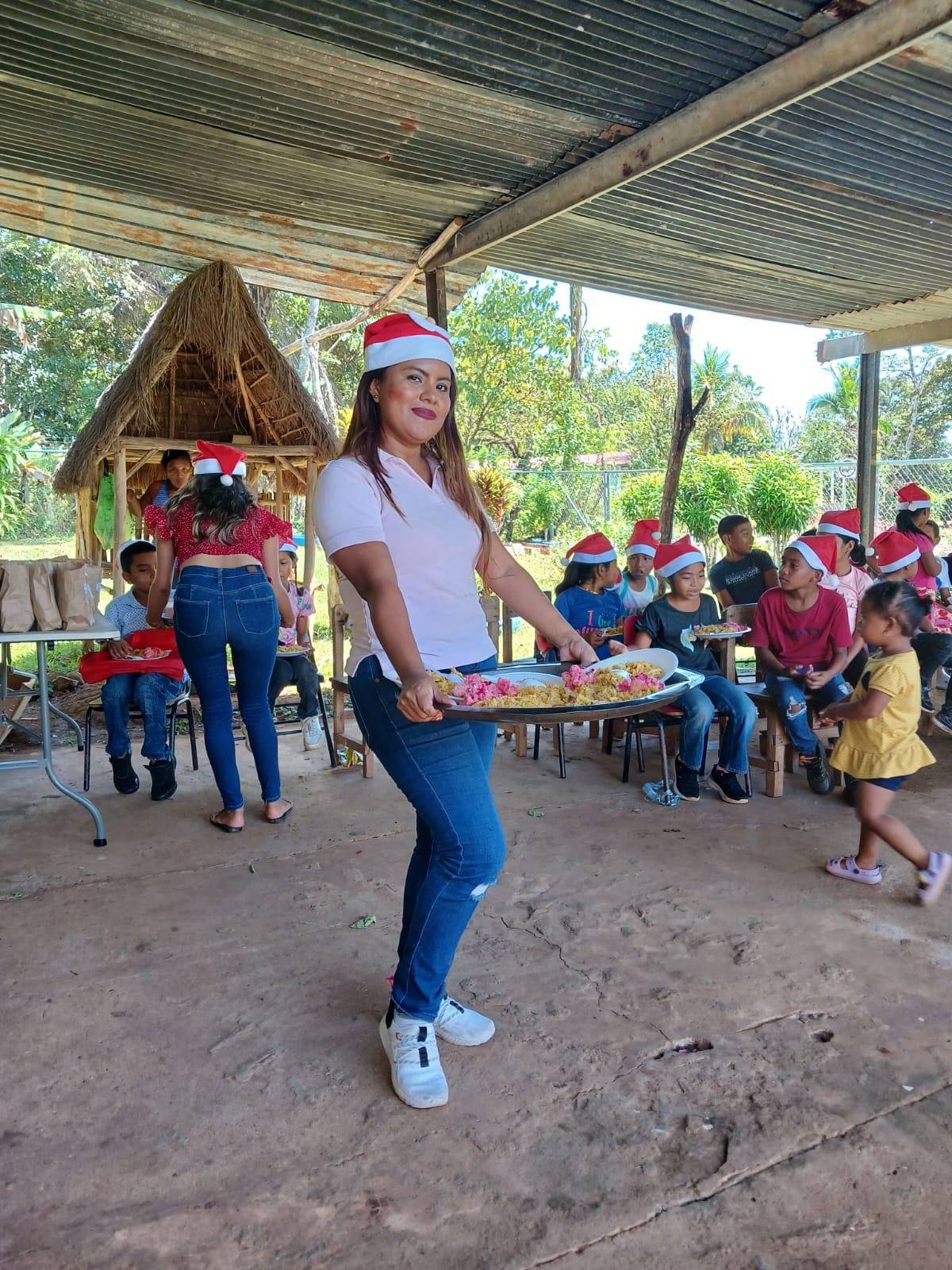 Cumpliendo con nuestro compromiso con la comunidad, el Bufete Jurídico SMG & Asociados participó en una hermosa labor social